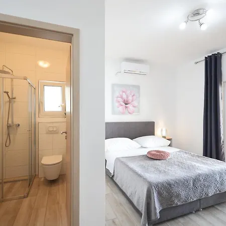 Kiara Apartment